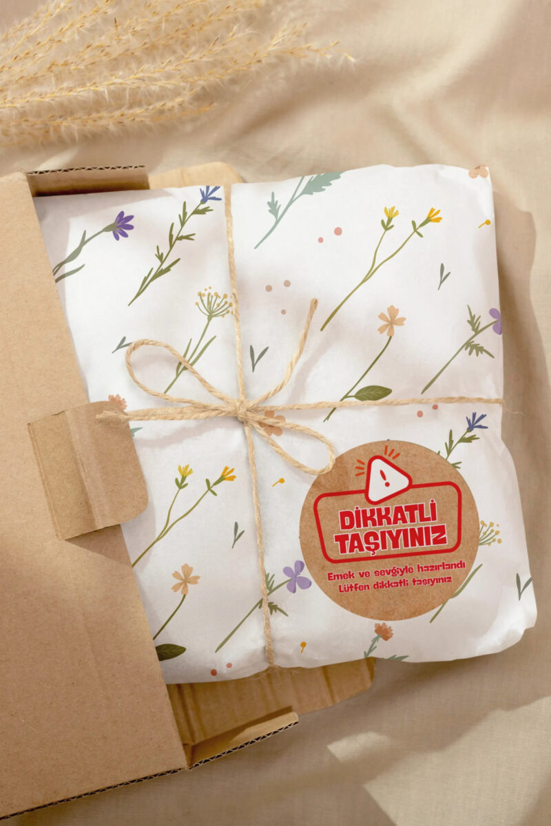 Dikkatli Taşıyınız Yazılı Sticker Paketleme Kargo Ambalaj Etiketi - 4x4cm 70 Adet (Kopya)